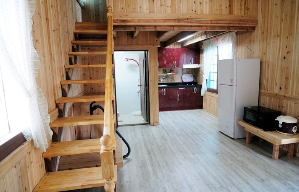 Jeju Sannaedeul Pension 8/21