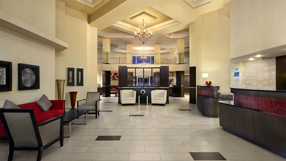 Holiday Inn Express and Suites Naples Downtown 51/64