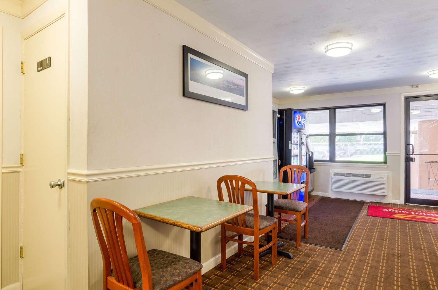 Howard Johnson by Wyndham Malden Boston Area 10/15