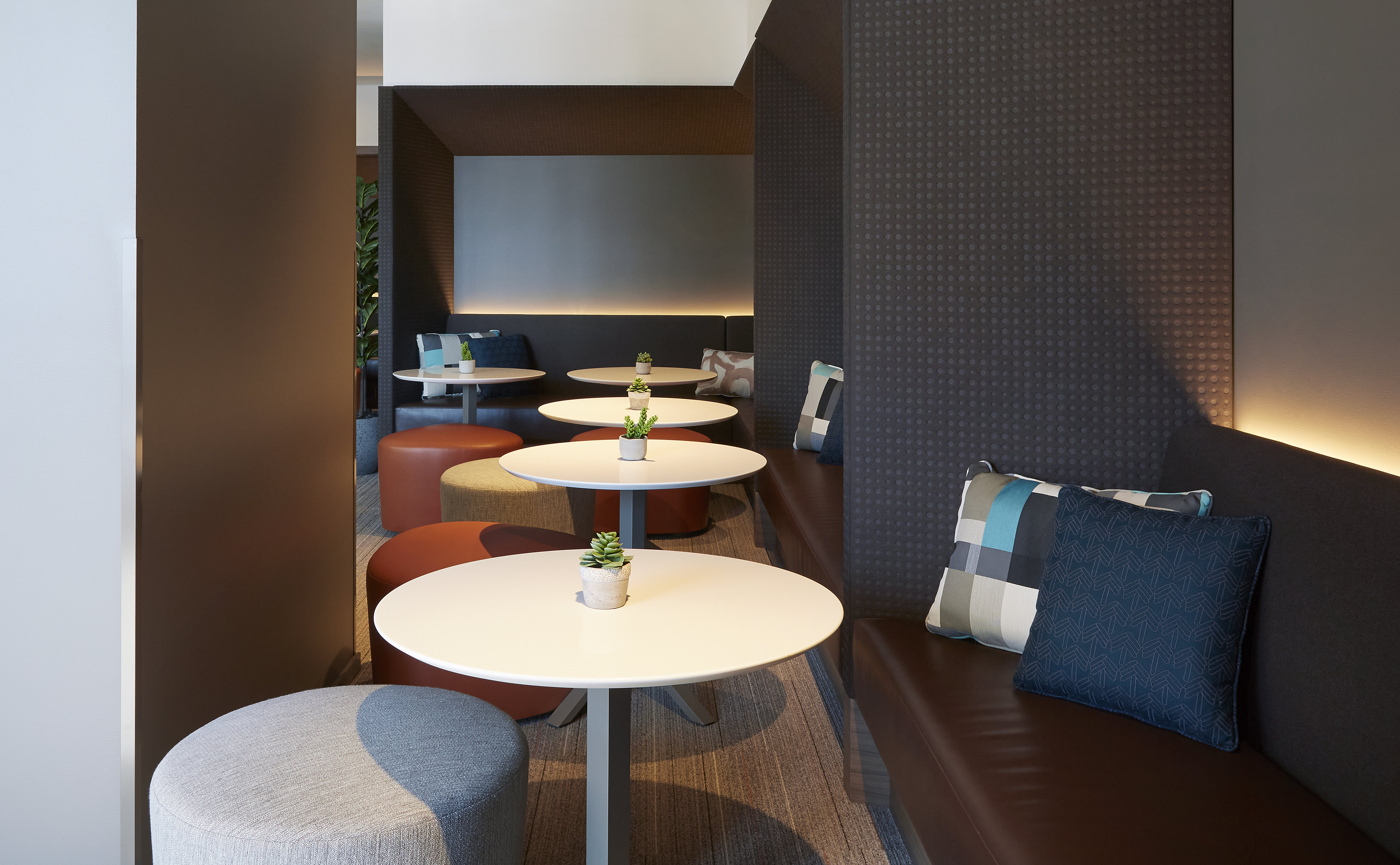 Holiday Inn Express Sydney Airport 55/59