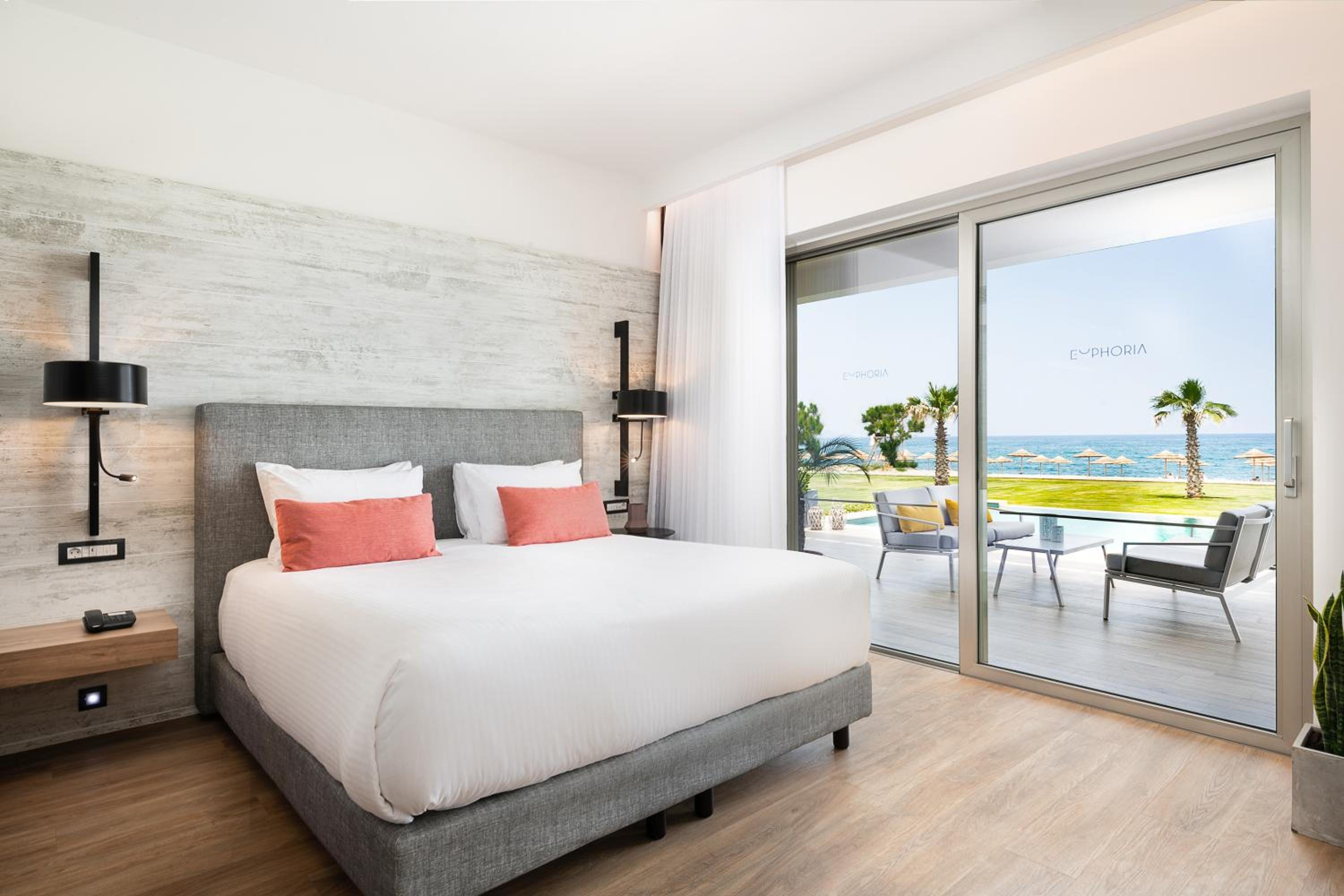 Suite, Side Sea View, Shared Pool