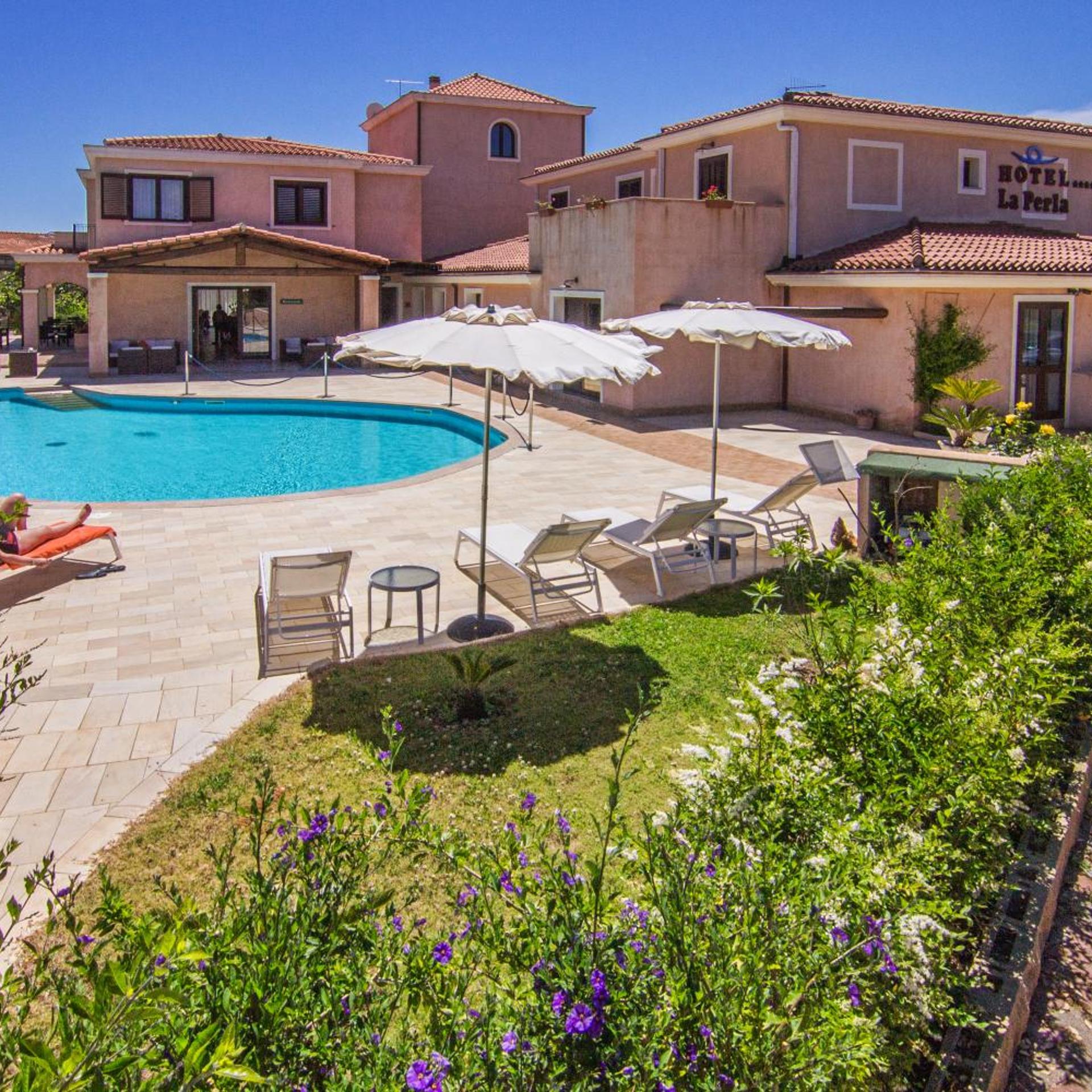 La Perla Hotel 40/47