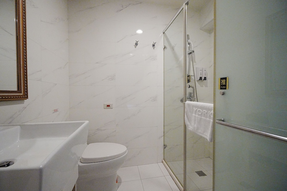 York Hotel 41/49