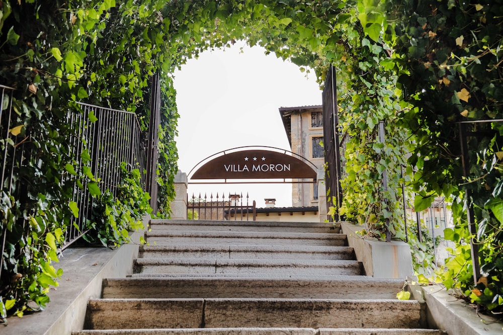 Hotel Villa Moron 35/50