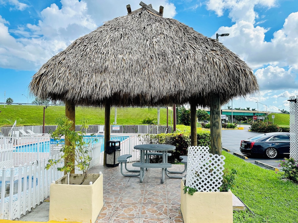 Belmont Inn Suites 41/50