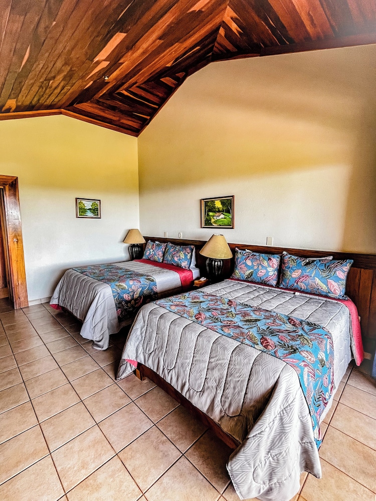 غرفة سوبيريور بسريرين مزدوجين بإطلالة على الحديقة بشرفة، Hotel de Montana Monteverde 5/7