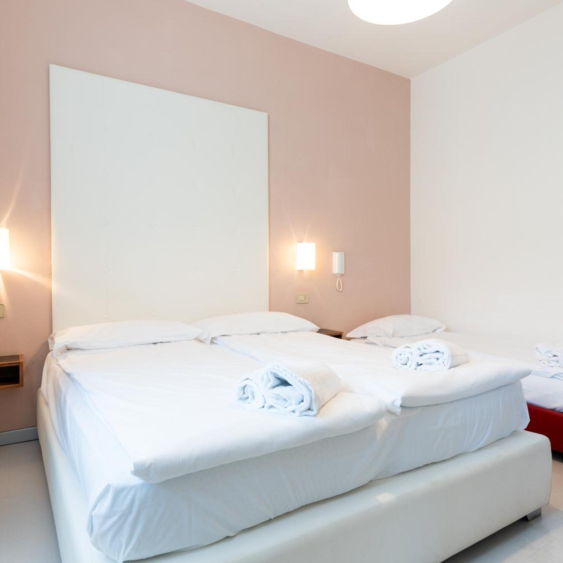 Room, Triple