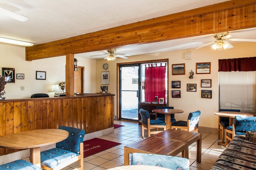 Econo Lodge Eagle Nest 10/25