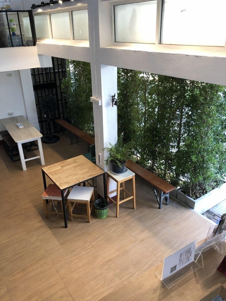 Ploy Hostel 24/34