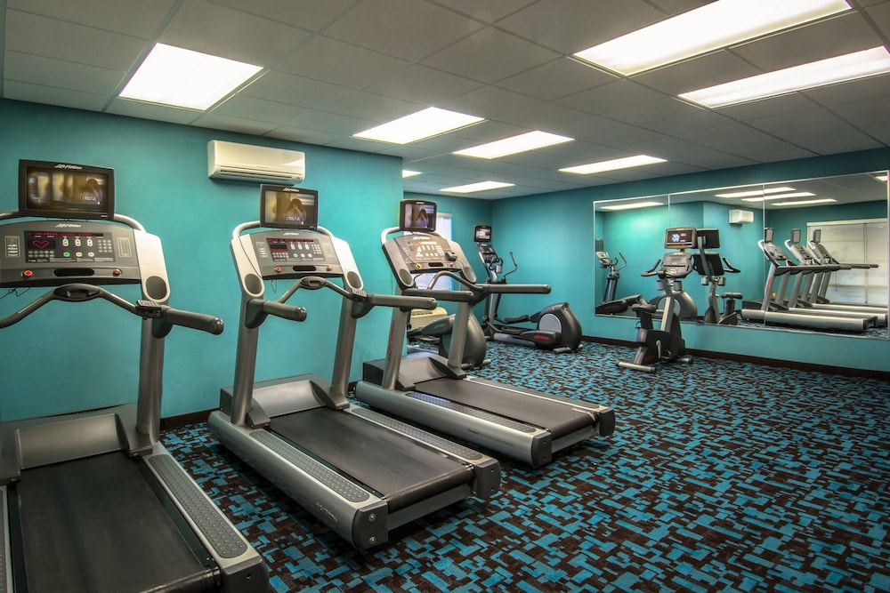 Fairfield Inn Suites By Marriott Washington Dulles Airport 18/24