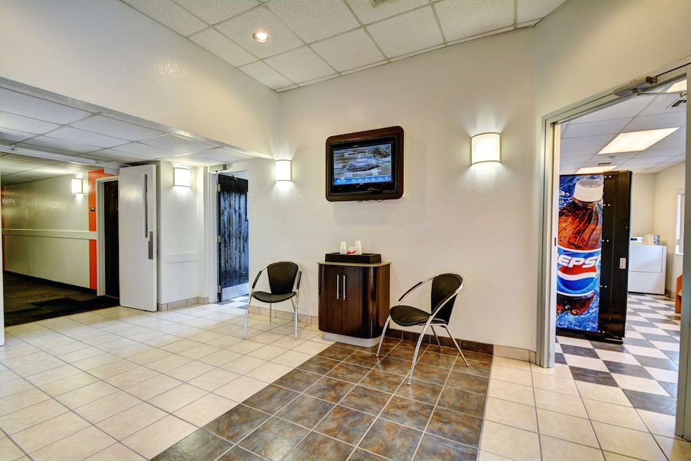 Motel6 Seekonk, MA - Providence East 33/39
