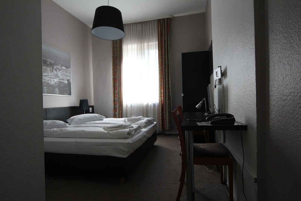 Hotel Carlton 15/50