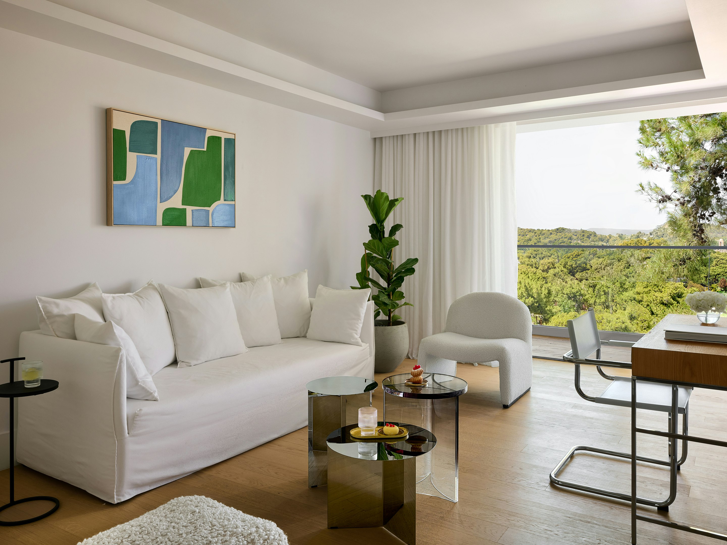 The Roc Club, A Hotel to Live 42/65