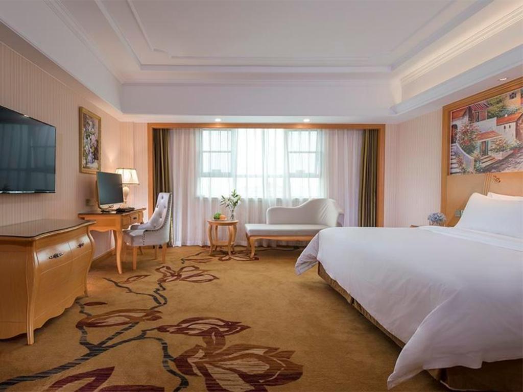 Vienna Hotel (Wuhu Fangte Nanxiang Wanshang) 12/24