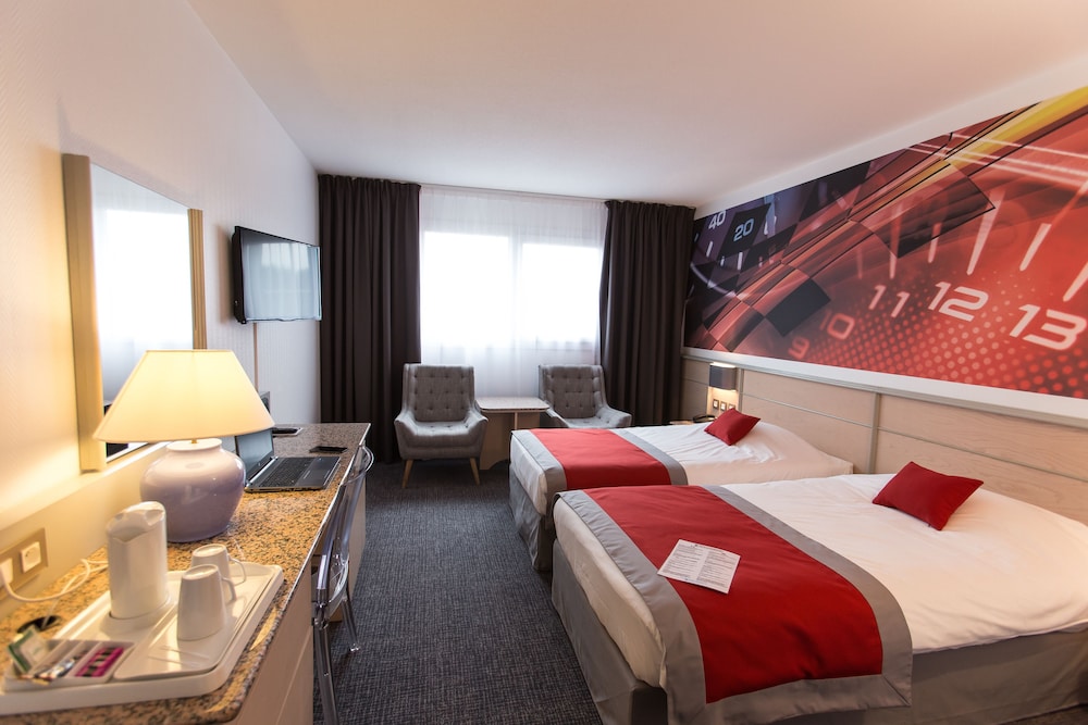Hotel Le Paddock 26/63