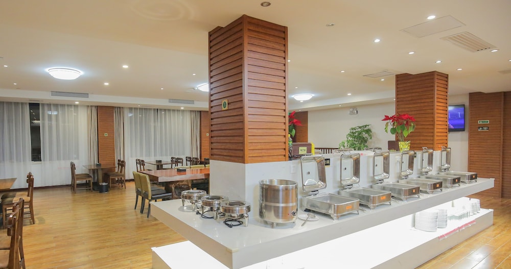 New Knight Royal Hotel Airport and International Resort 38/61