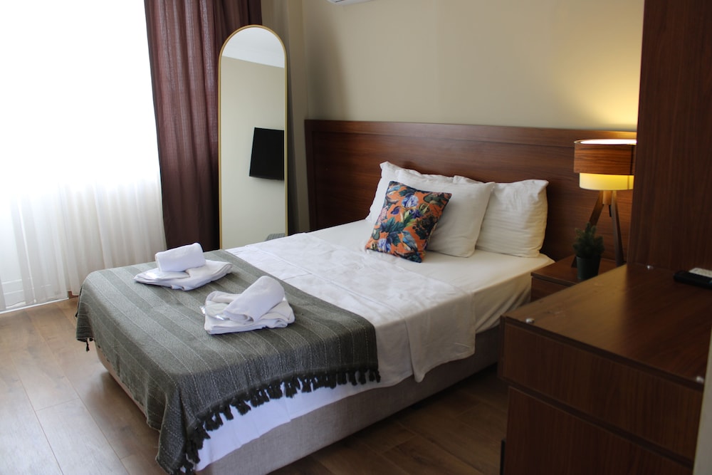 Room, Double Bed, Partial Sea View