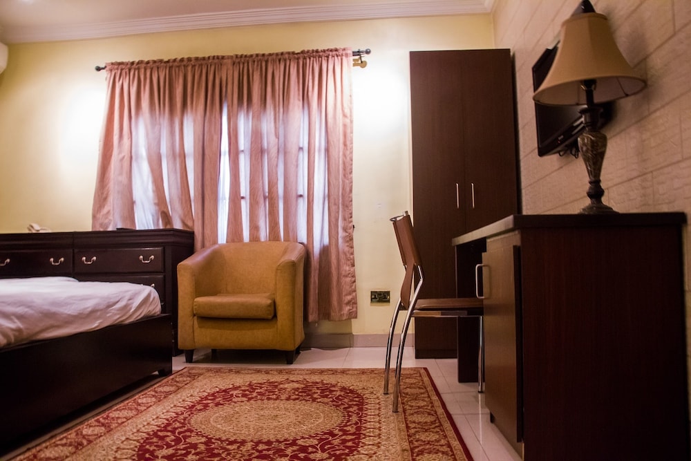جناح جونيور بسرير كوين وسريرين منفصلين، Tivoli Residence & Bar 5/8