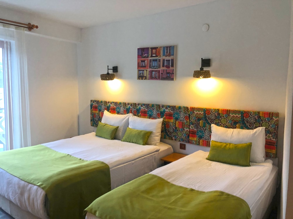 Butikhan Hotel 28/69