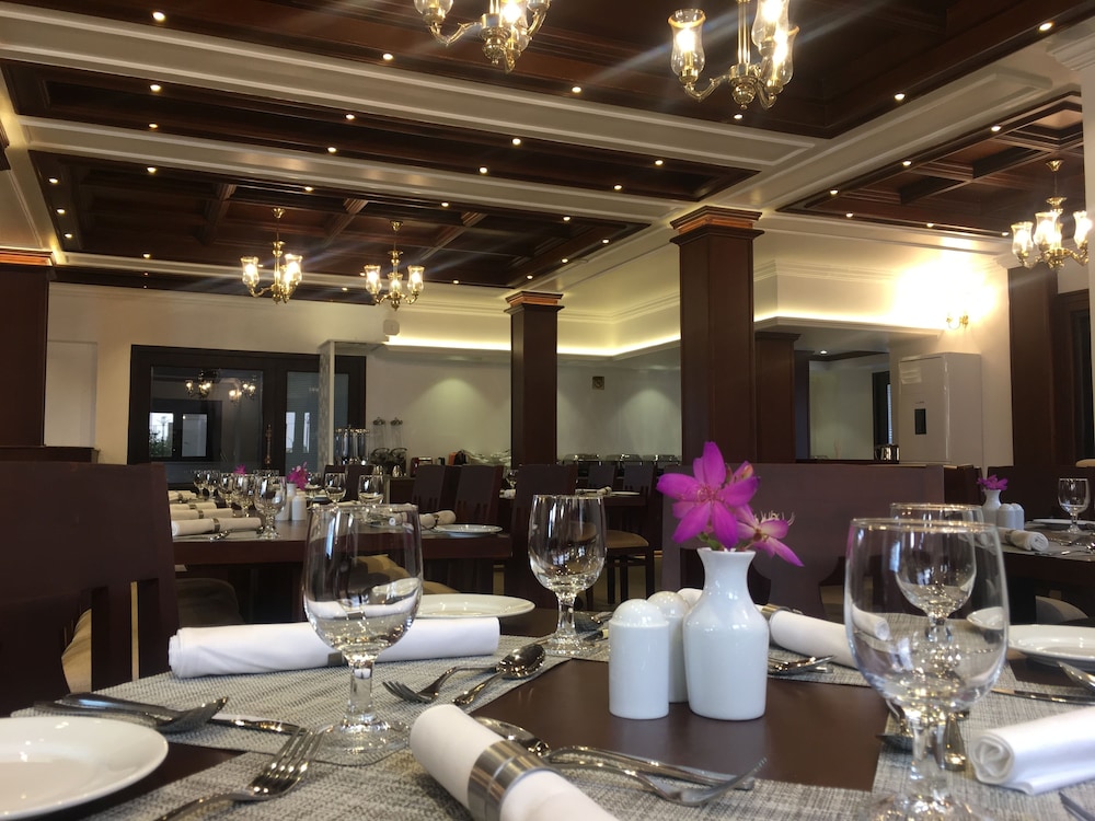 Nihara Resort And Spa 40/50