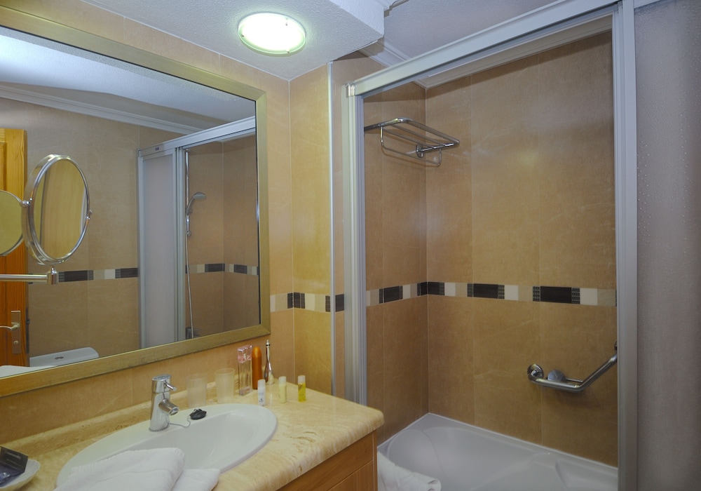 Beverly Hills Suites - Excel Hotels & Resorts 21/73