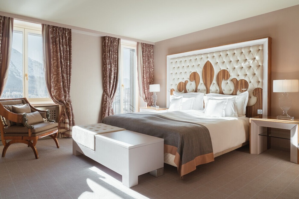 2 Bedrooms, Grand, Suite, 2 King Beds, Lake View, Sofa