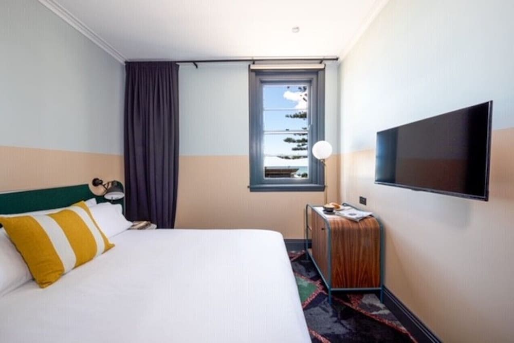 HOTEL STEYNE 11/50
