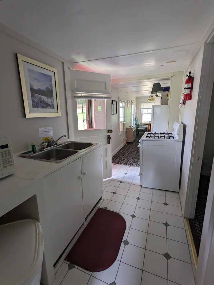 Perrys Motel & Cottages Ltd 5/47