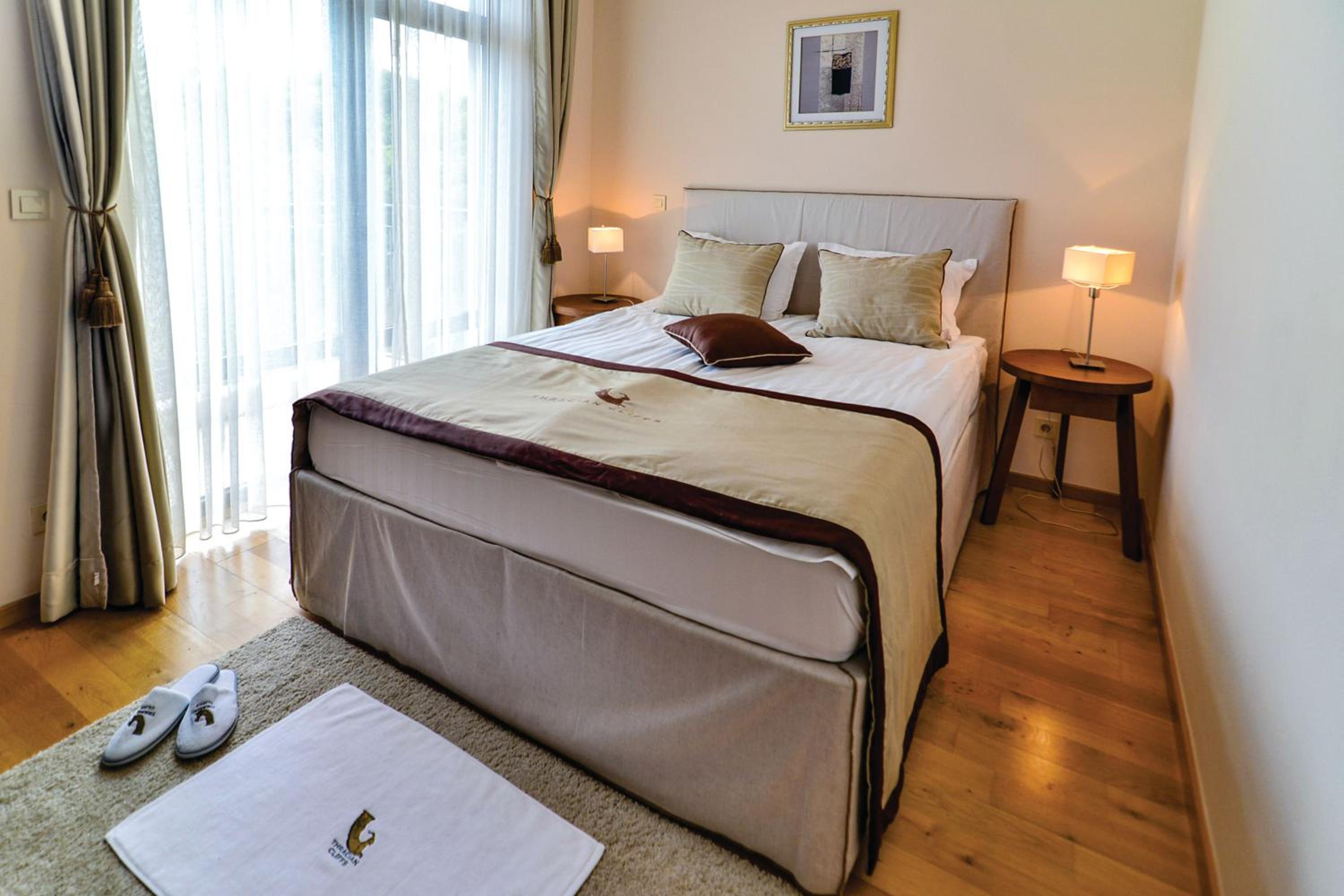 1 Bedroom, Family, Suite, Hill Side