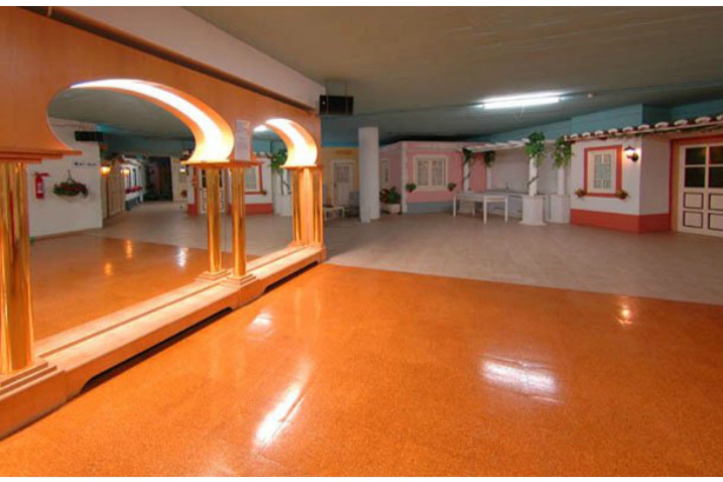 Algar Apartments 7/27