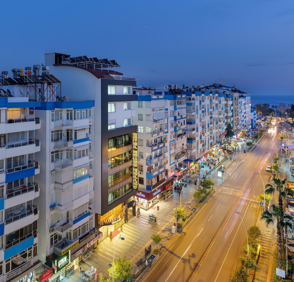 Grand Gulluk Hotel 6/56