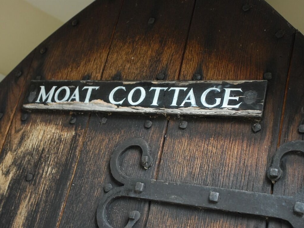 Bickleigh Castle Hotel - Castle 3/64