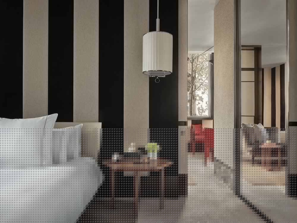 Rosewood Hong Kong 13/85