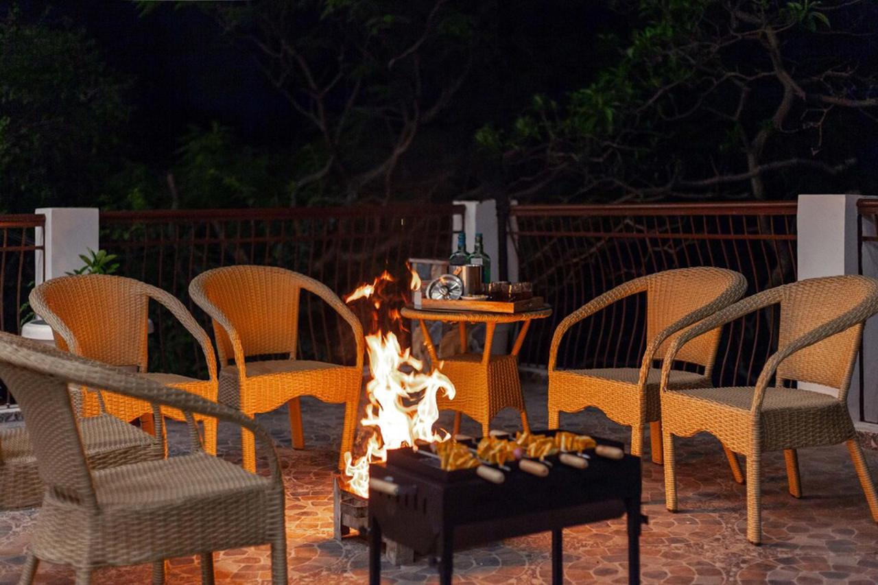Alaya Stays Stunning 4BHK with Mountain View Amara Dawn 8/13
