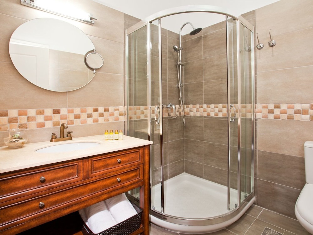 Miland Suites 71/74