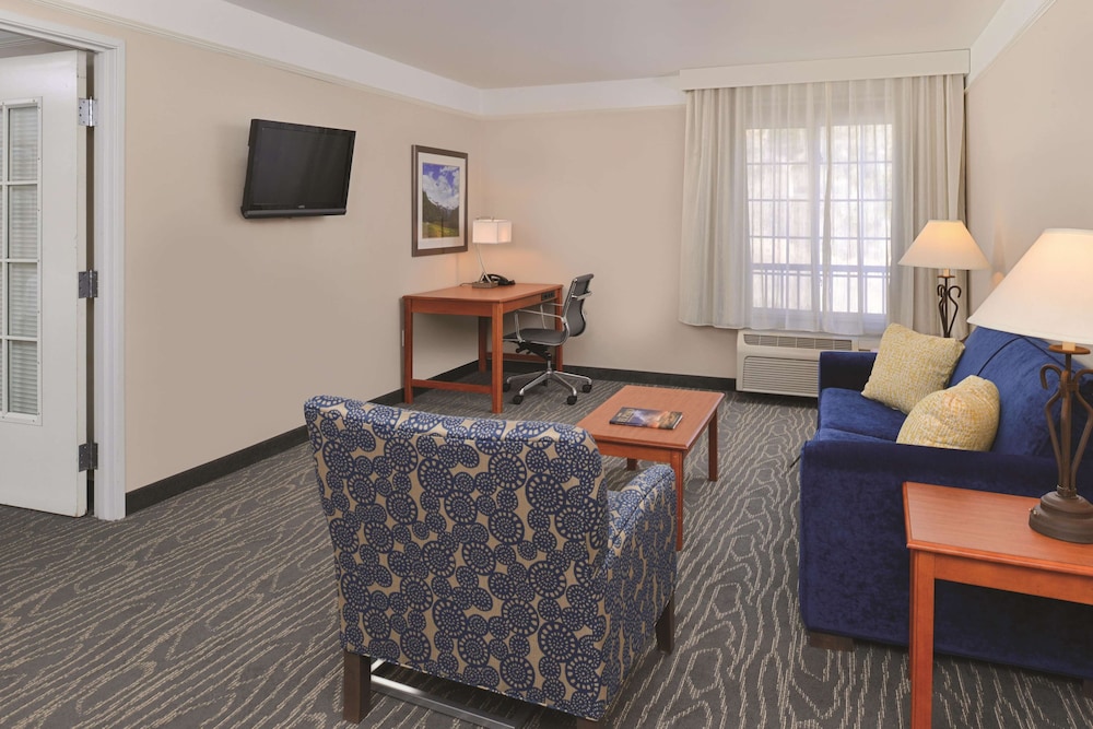 La Quinta Inn & Suites by Wyndham Ruidoso Downs 44/55