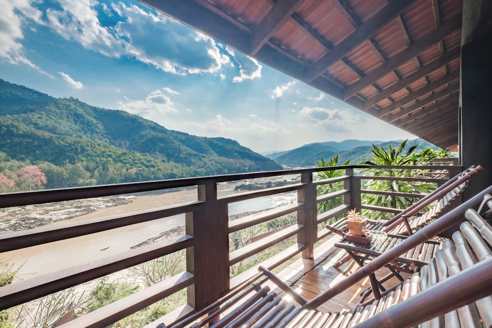 SANCTUARY PAKBENG LODGE 82/86