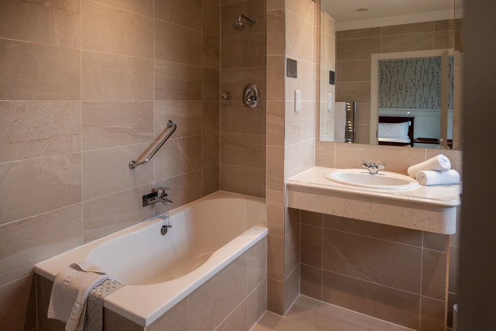 Whitford House Hotel 52/53