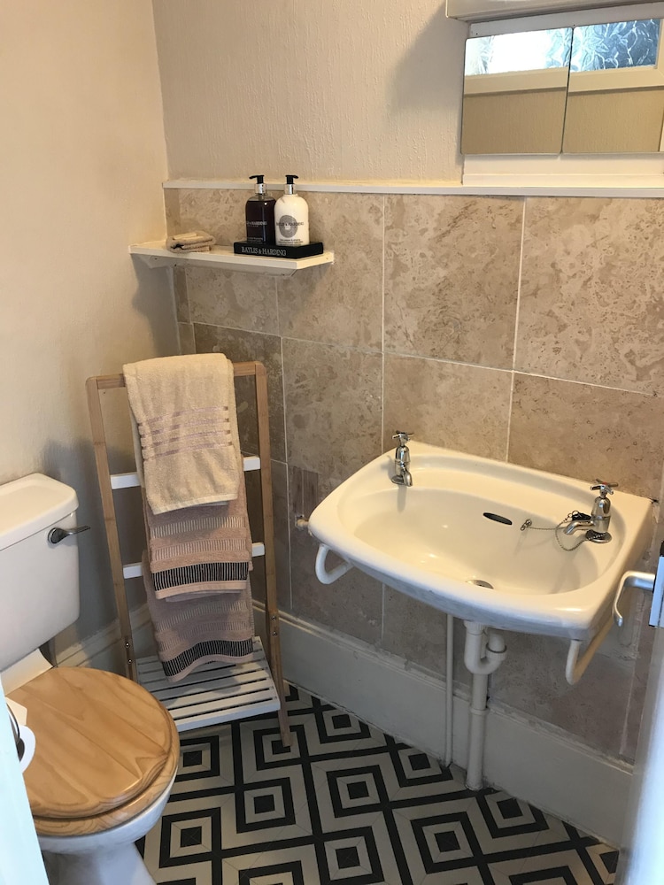 Albemarle Hotel 34/35
