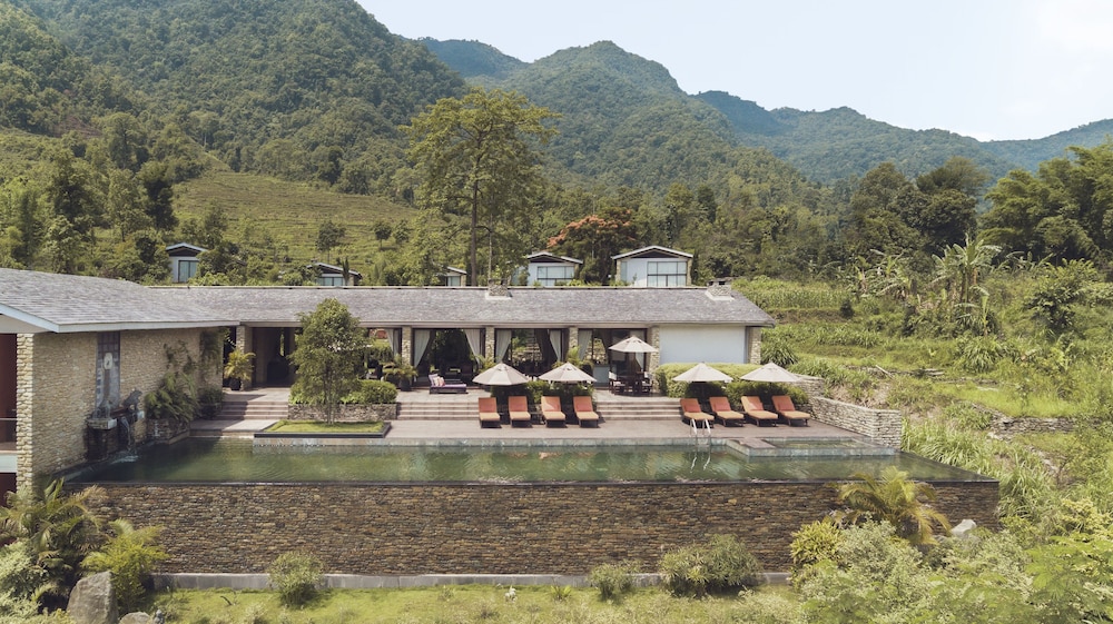 The Pavilions Himalayas, The Farm 40/50