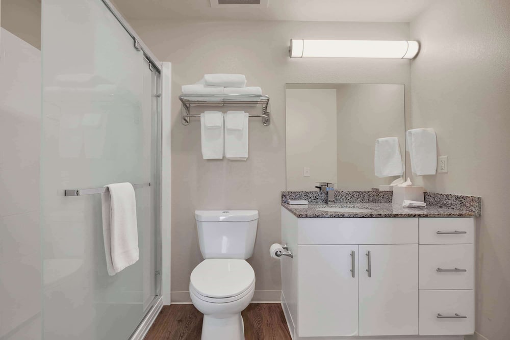 WaterWalk Extended Stay by Wyndham Charlotte - Arrowood 60/63