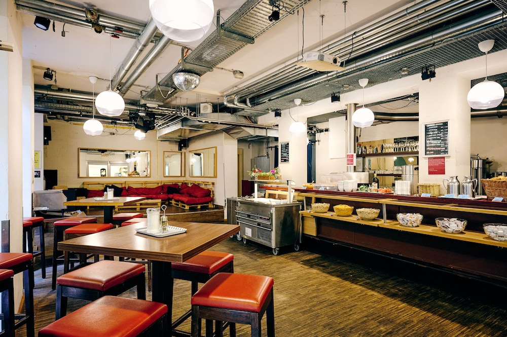 The 4 You Hostel Hotel 47/58