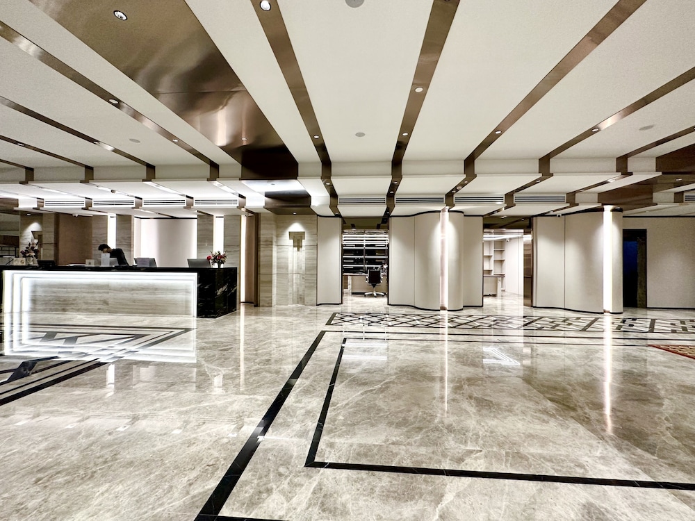 Grace Hotel 9/77