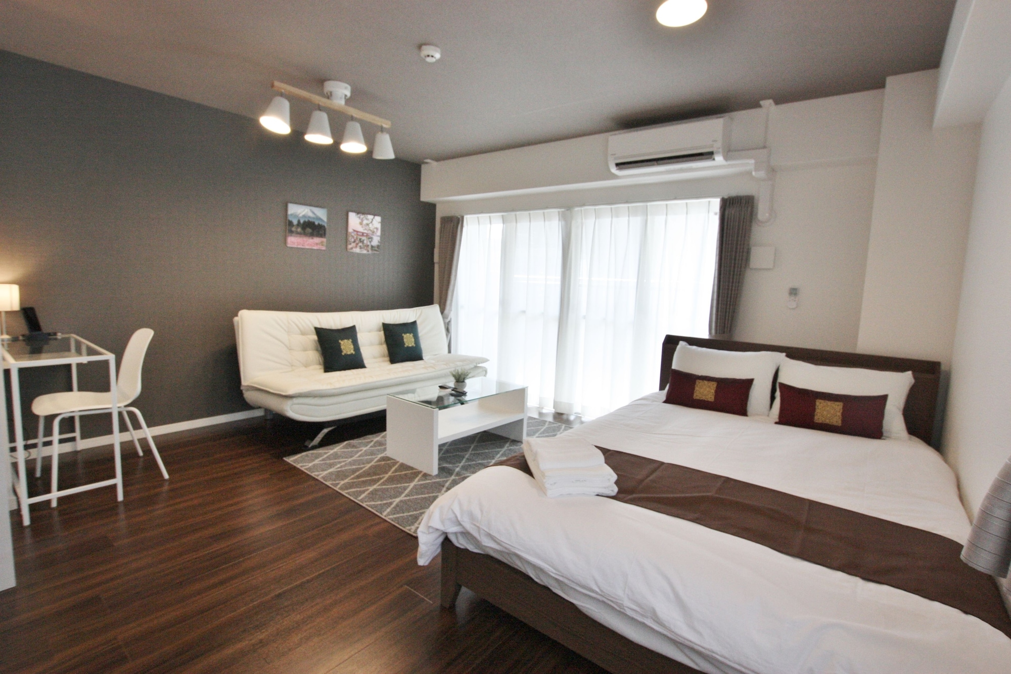 ROOM, DOUBLE BED, NO ELEVATOR