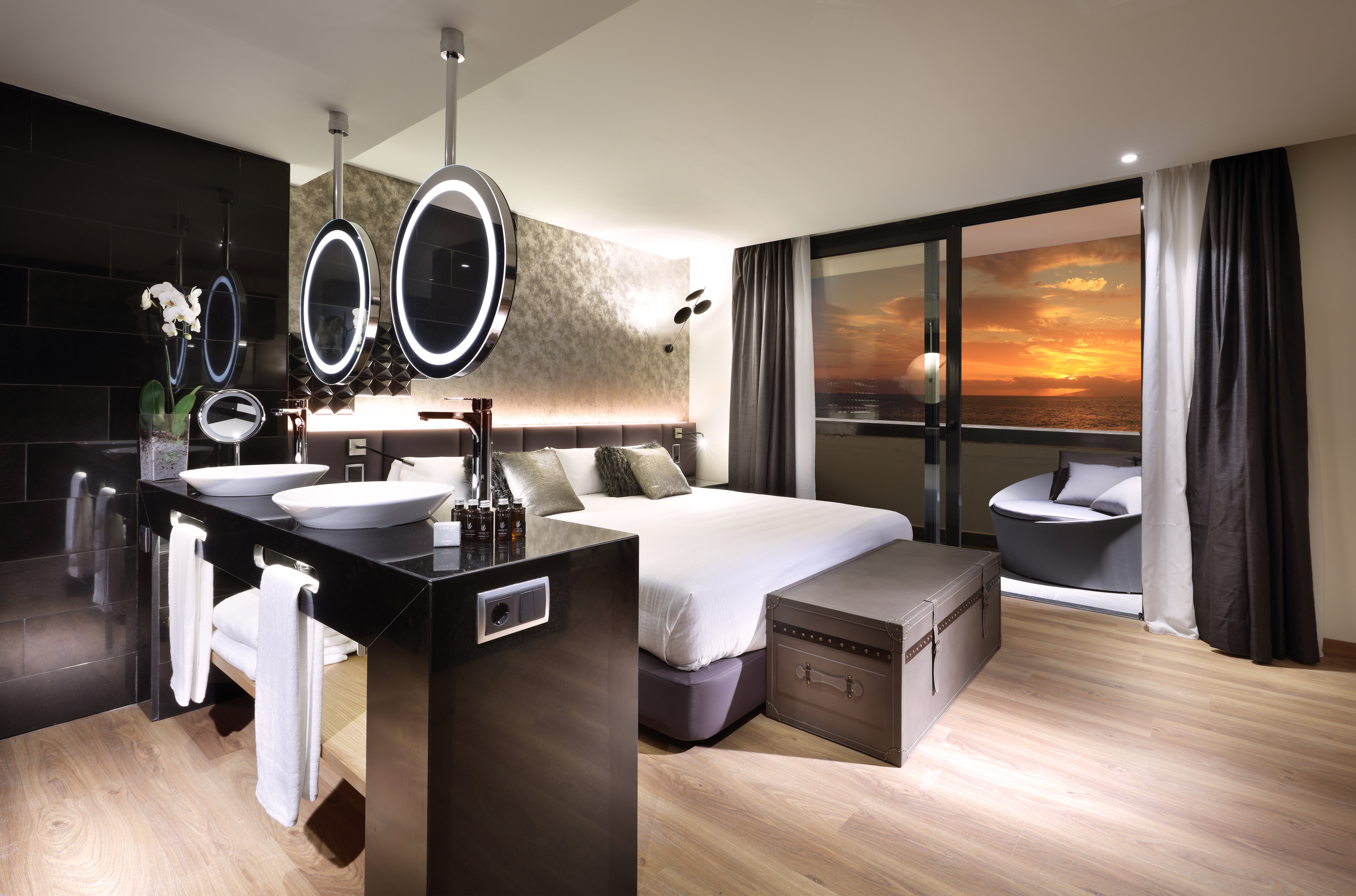 Diamond, Rock, Suite