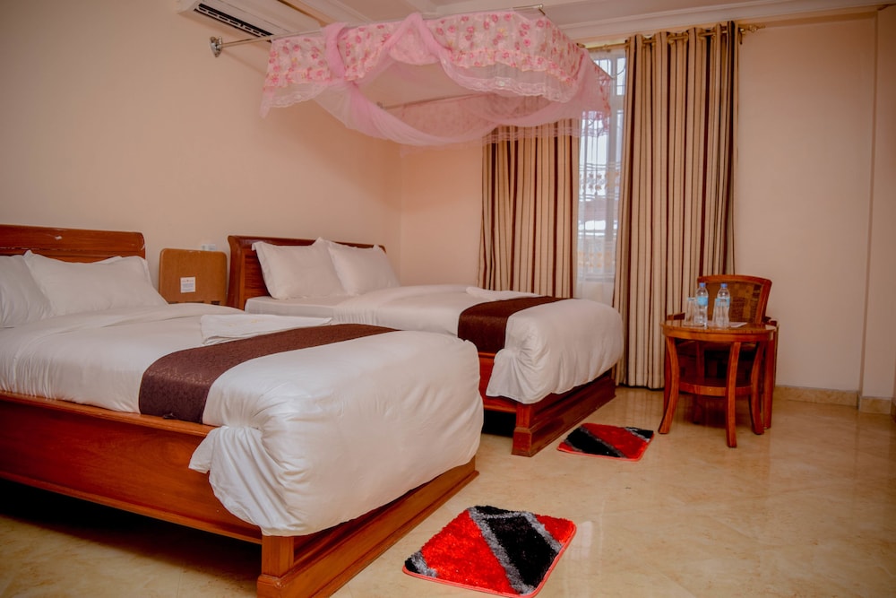 ROOM, TWIN BEDS