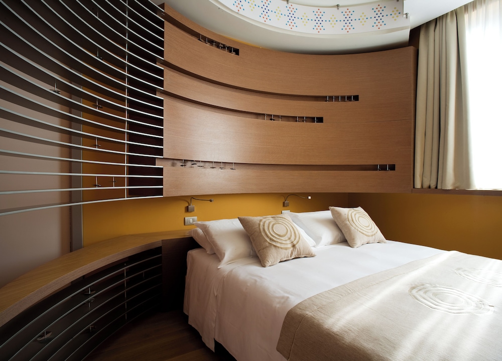 Eos Hotel 25/72