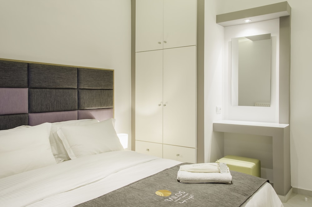 Talos Luxury Suites 13/50
