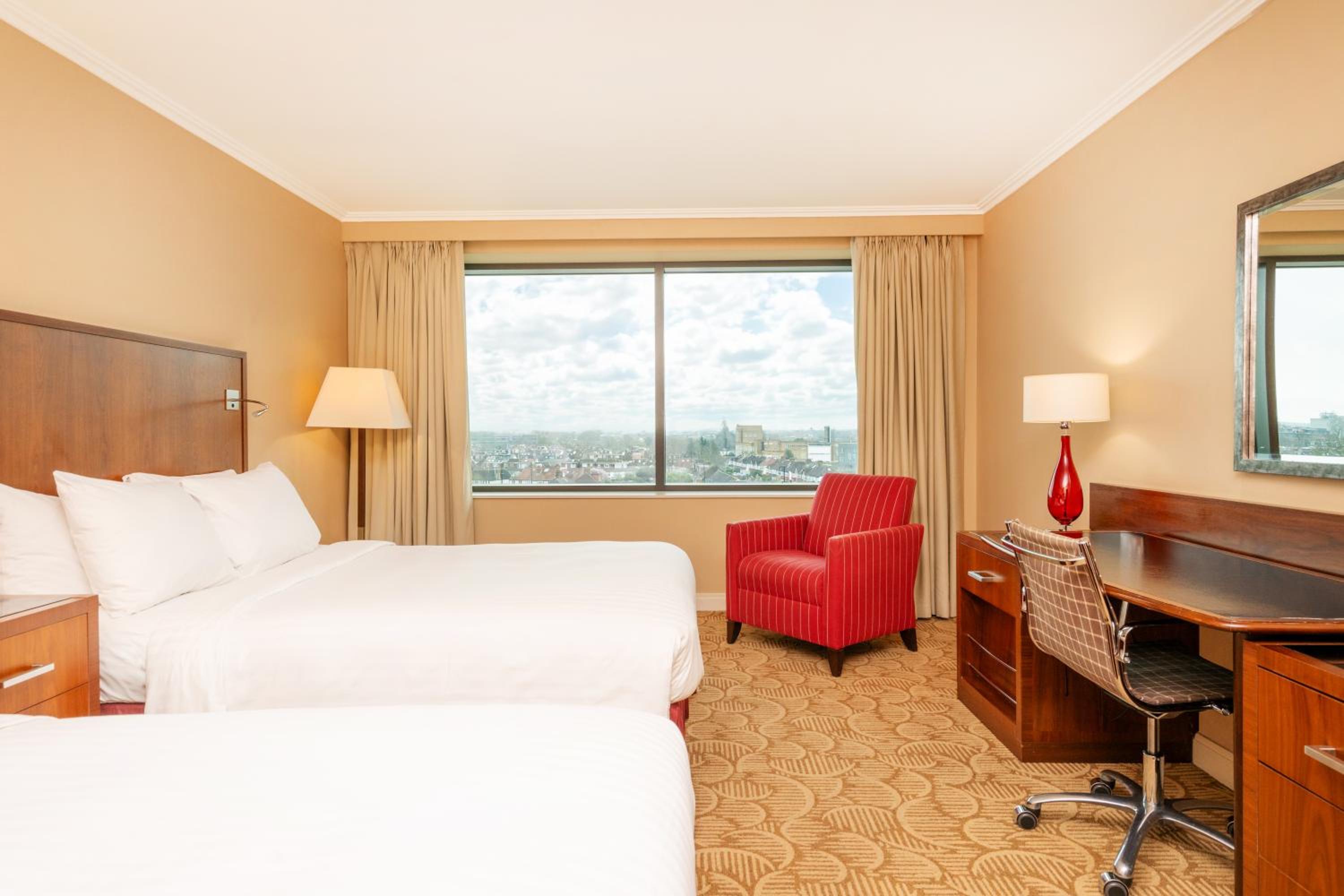 Family, Urban View، Radisson RED London Twickenham 3/7