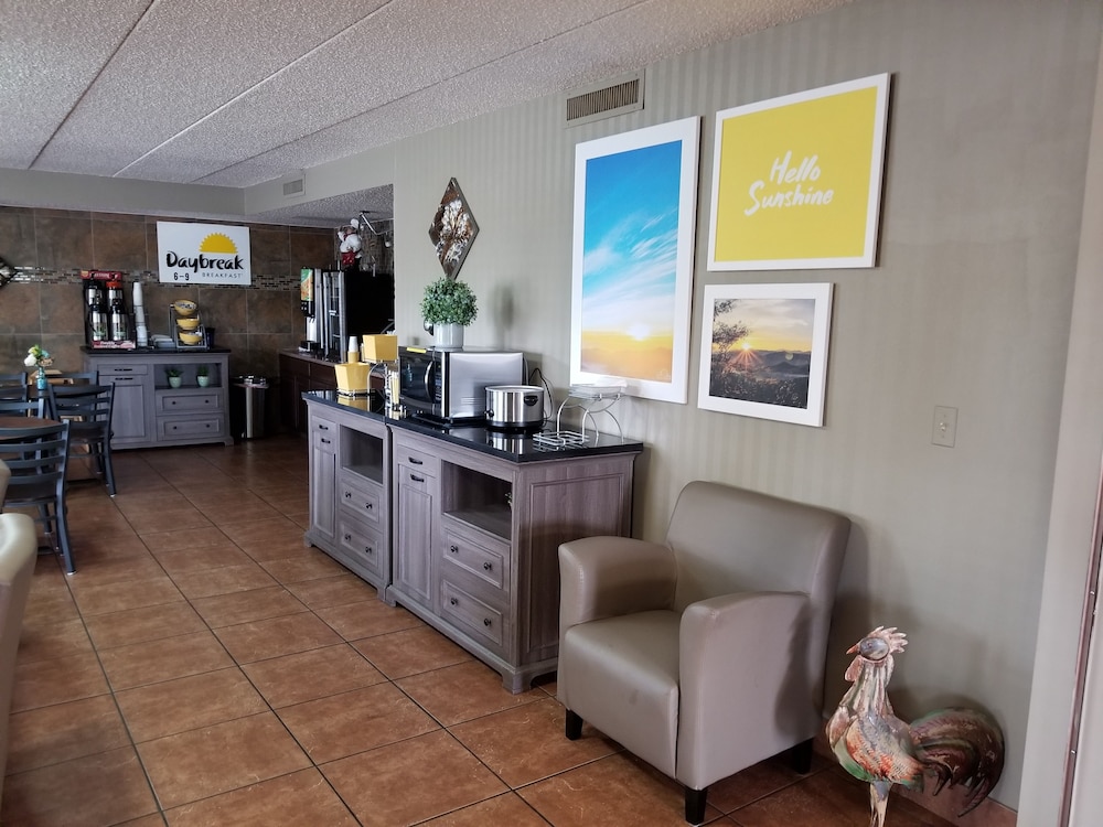 Days Inn by Wyndham Fort Collins 60/75